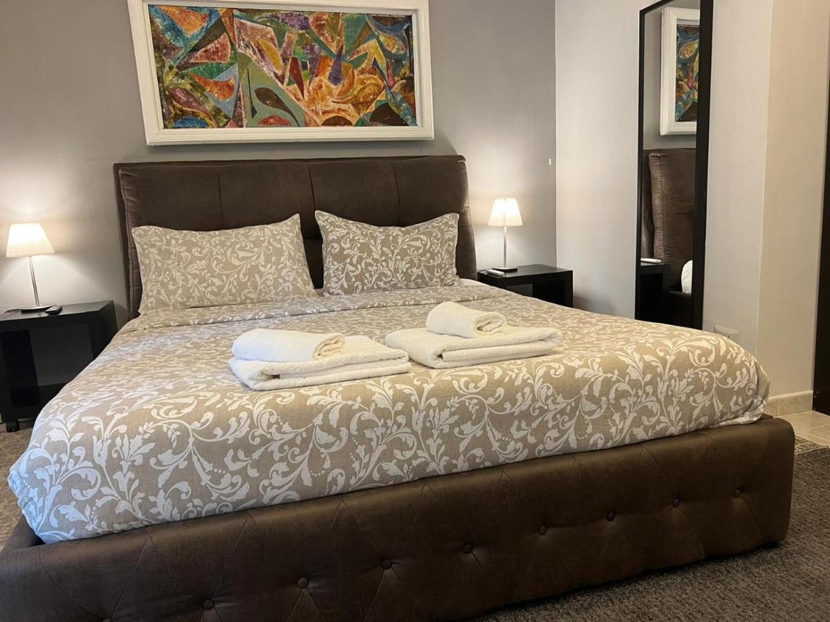 Appia Avenue 639 Hotel Rome Bagian luar foto