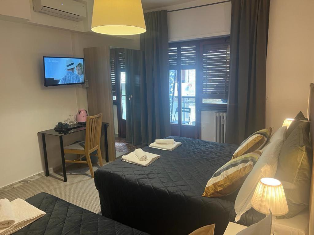 Appia Avenue 639 Hotel Rome Bagian luar foto